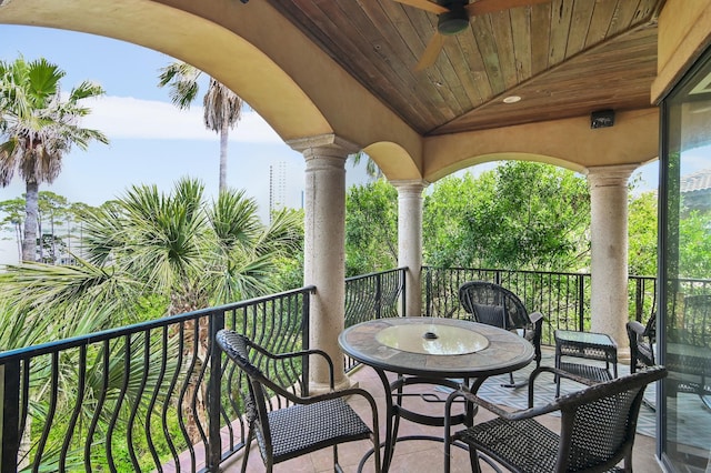 balcony with ceiling fan