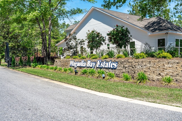 view of community / neighborhood sign