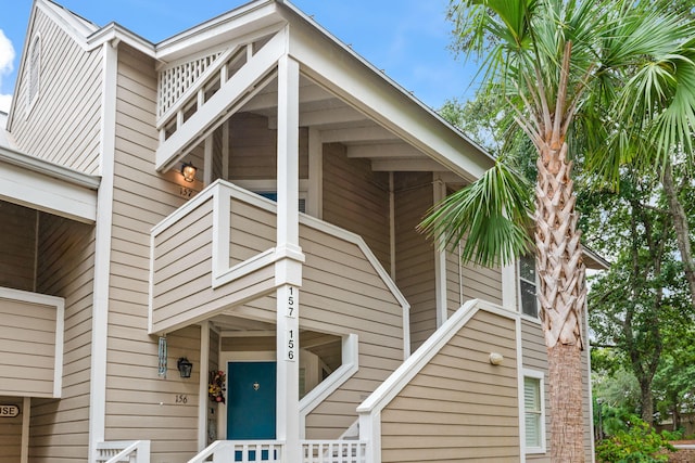 exterior space featuring a balcony