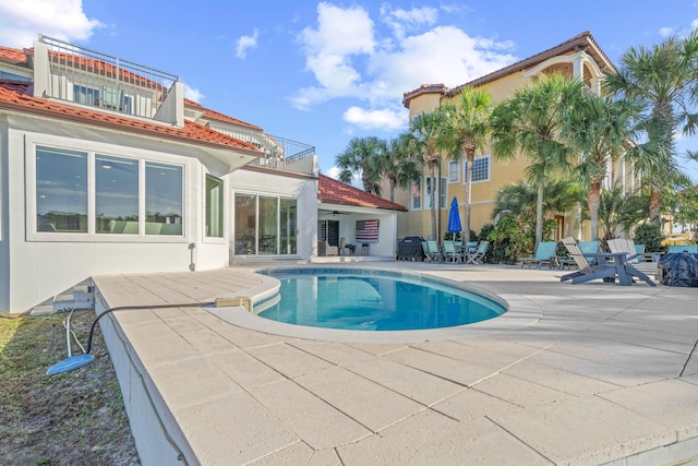 4639 Destiny Way, Destin, FL 32541 - outdoor pool with a patio area and a ceiling fan