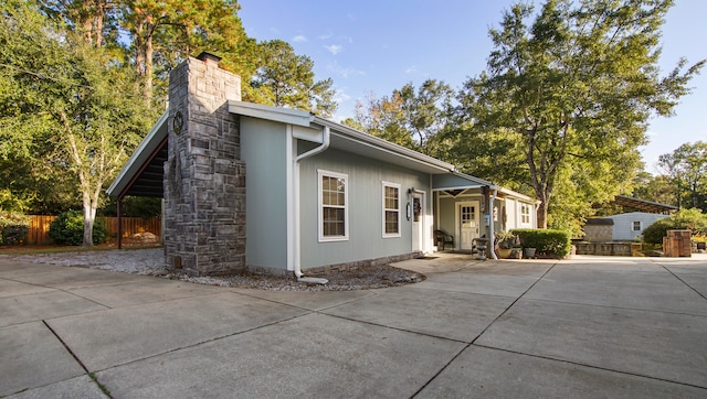 view of front of home featuring a patio