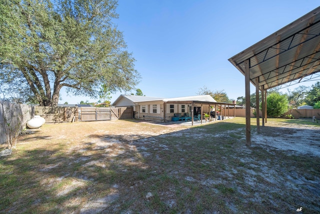 view of yard featuring a patio area