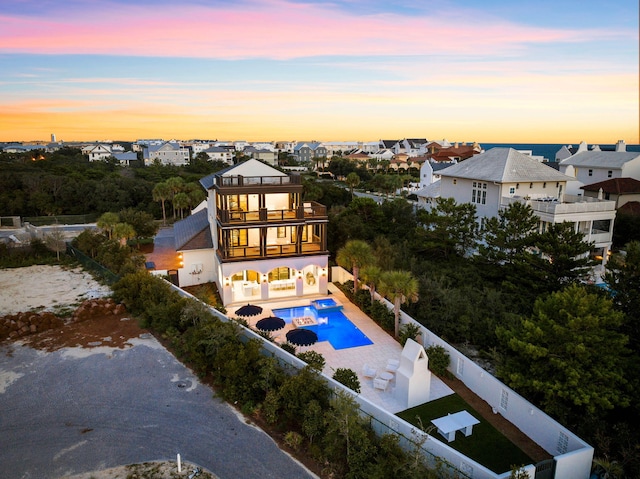 view of aerial view at dusk