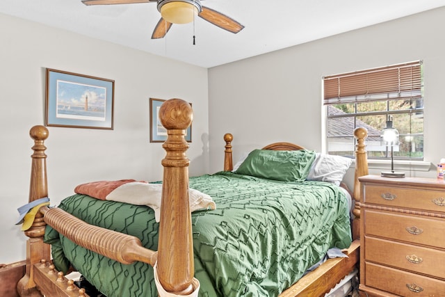 bedroom with ceiling fan