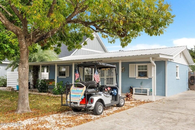 view of front of home featuring covered porch