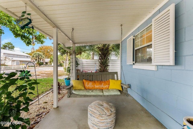 view of patio / terrace with covered porch