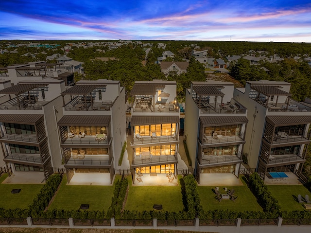 view of aerial view at dusk