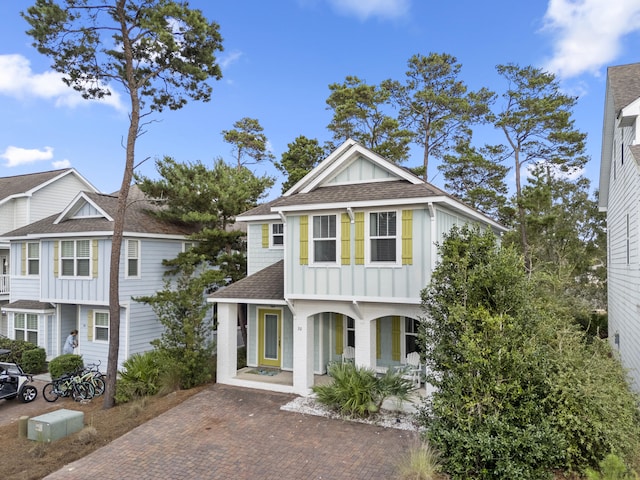 view of front of house featuring covered porch