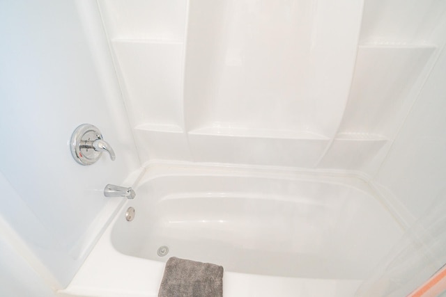 bathroom featuring shower / bathing tub combination