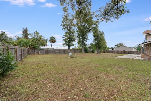 view of yard with a patio