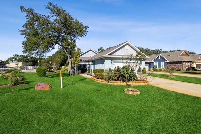 view of front of home featuring a front lawn