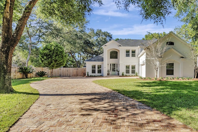 view of front facade with a front lawn