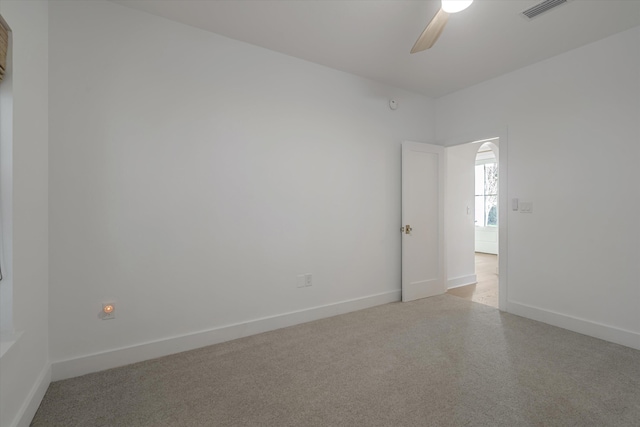 empty room with ceiling fan