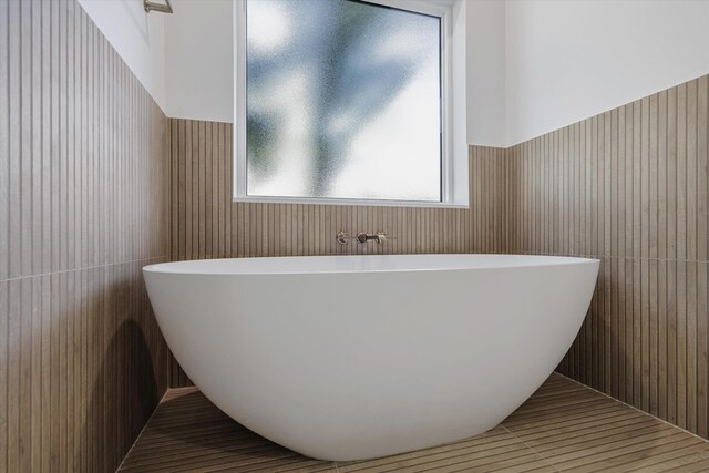 bathroom with a bathtub