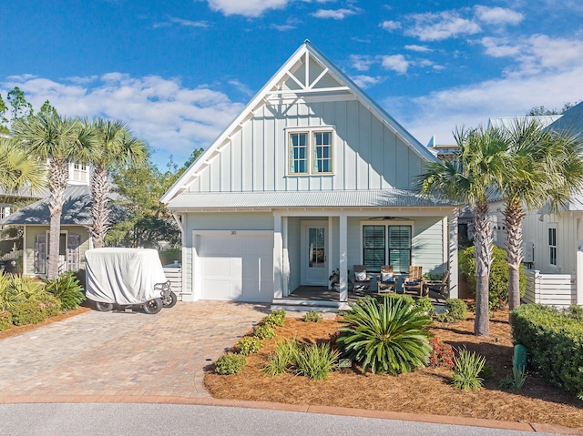 view of front of property with covered porch