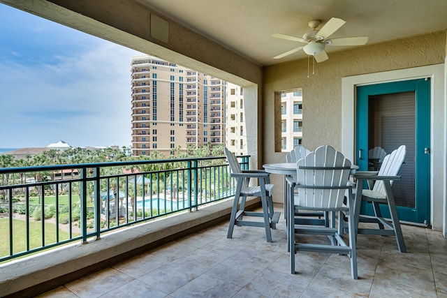 balcony featuring ceiling fan