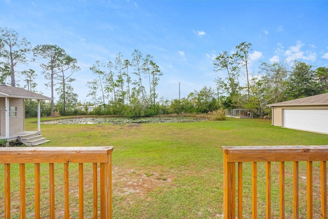 view of yard featuring an outdoor structure