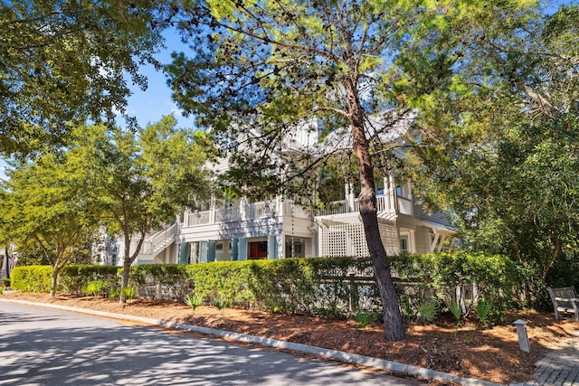 view of front of property