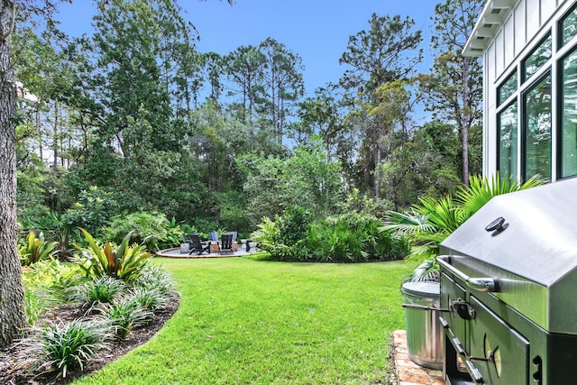 view of yard with a patio area