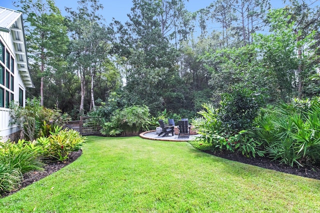 view of yard with a patio