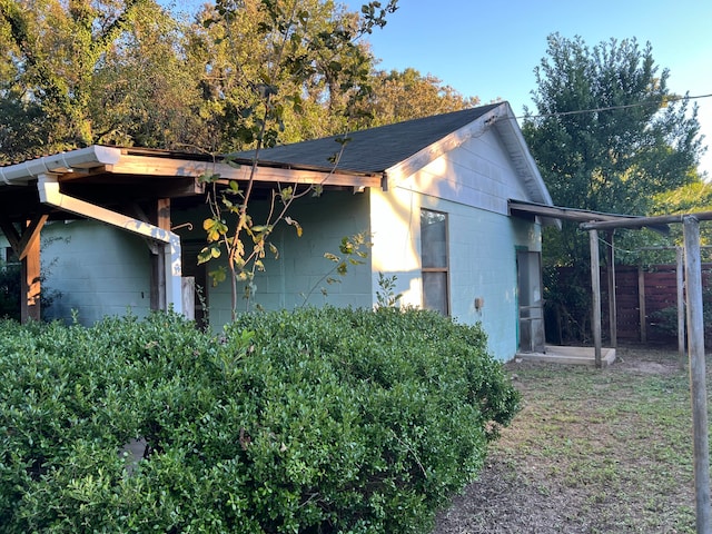 view of home's exterior