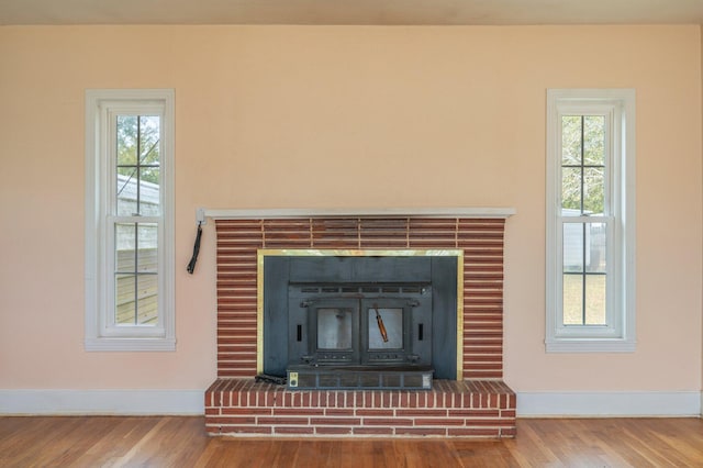 details featuring hardwood / wood-style flooring