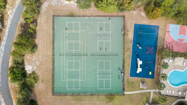 624 Tournament Ln, Freeport, FL 32439 - bird's eye view of a pool