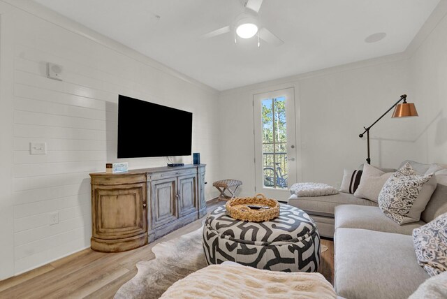 179 S County Highway 393 # 324, Santa Rosa Beach, FL 32459 - living area with light wood-style flooring and a ceiling fan
