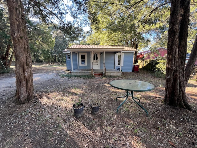 view of front of property with covered porch