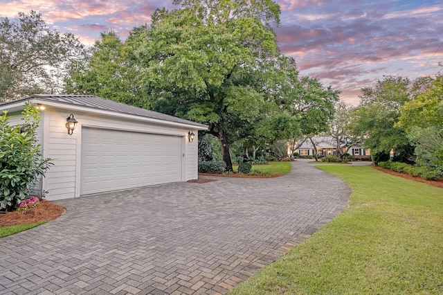 exterior space featuring a lawn