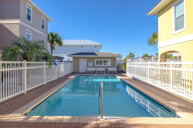 view of swimming pool