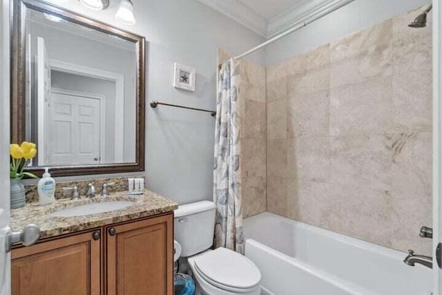 full bathroom with shower / bath combo with shower curtain, vanity, toilet, and ornamental molding