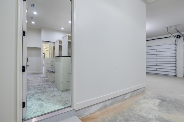 bathroom featuring concrete flooring