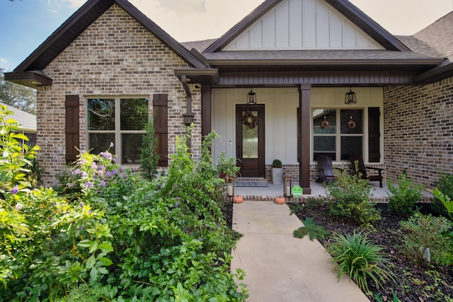 view of front of home featuring a porch