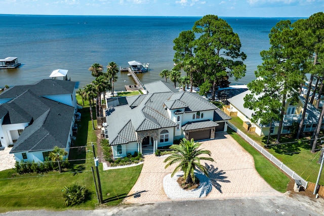 bird's eye view with a water view