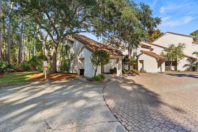 view of mediterranean / spanish-style house