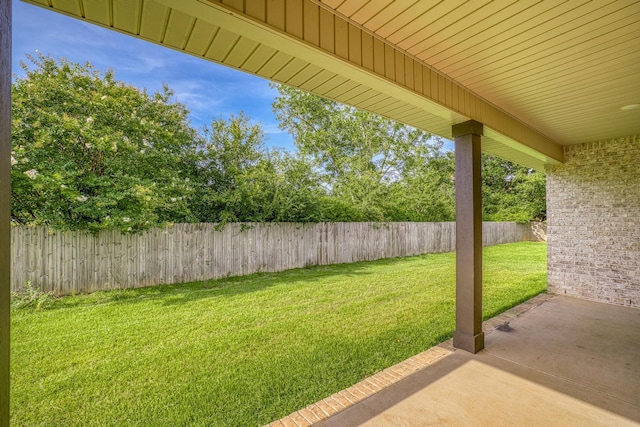 view of yard with a patio area