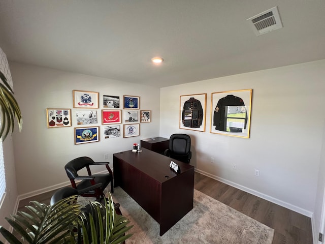 office area featuring recessed lighting, visible vents, baseboards, and wood finished floors