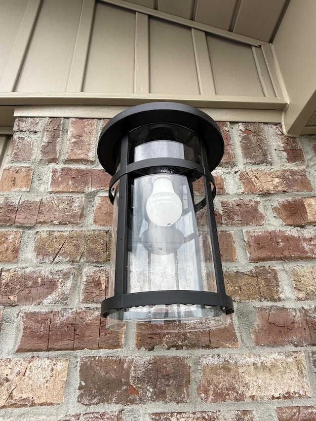 150 Ridgeway Cir, Crestview, FL 32536 - exterior view of brick siding