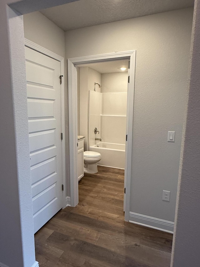 150 Ridgeway Cir, Crestview, FL 32536 - full bath with wood finished floors and shower / tub combination