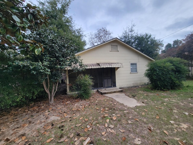 174 N 10th St, Defuniak Springs, FL 32433 - view of front of house