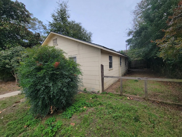 174 N 10th St, Defuniak Springs, FL 32433 - view of home's exterior