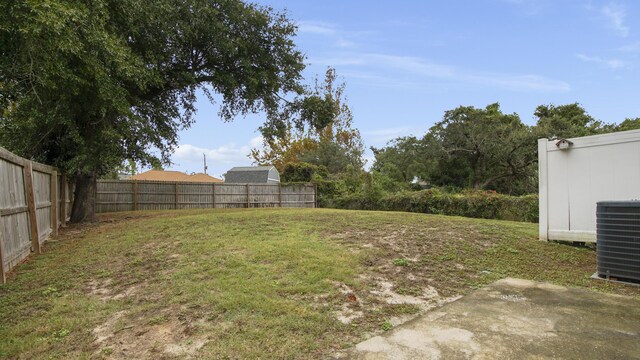 view of yard featuring cooling unit