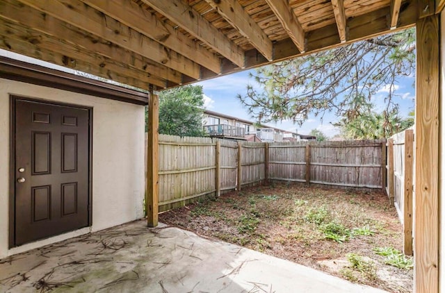 view of yard featuring a patio