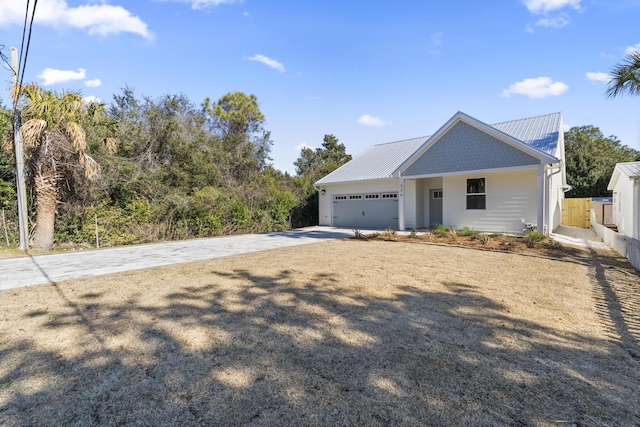 view of front facade featuring a garage