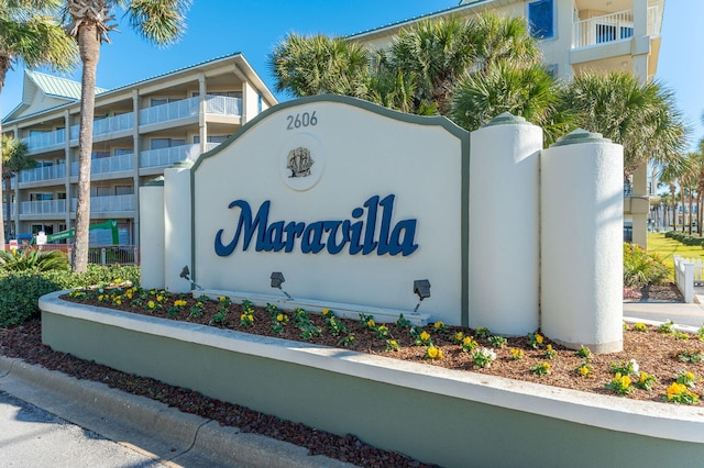 view of community / neighborhood sign