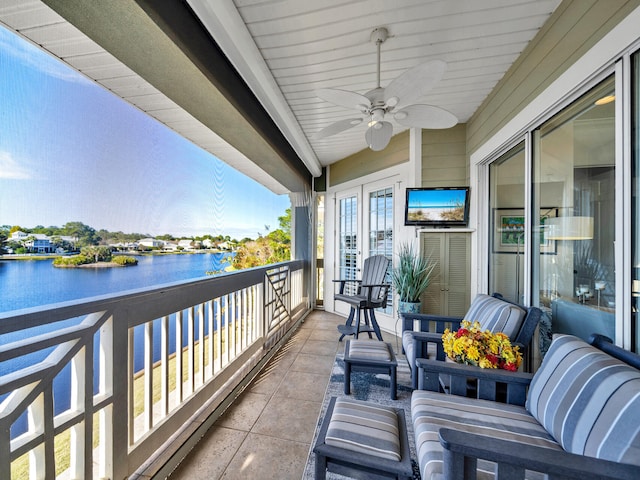 balcony with ceiling fan