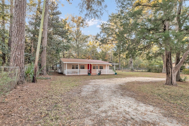 view of front of property featuring a porch