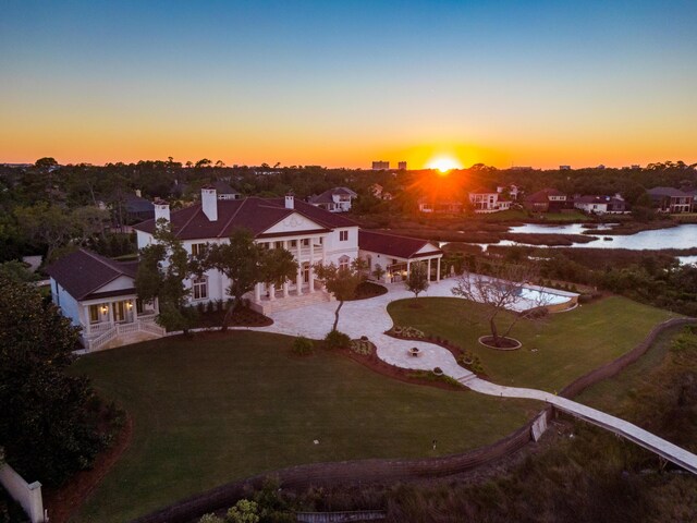 view of aerial view at dusk