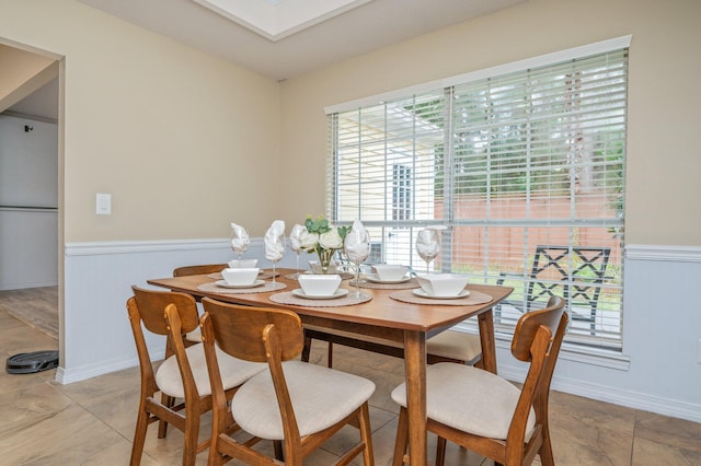 1905 W Mistral Ln, Fort Walton Beach, FL 32547 - dining room featuring a wainscoted wall